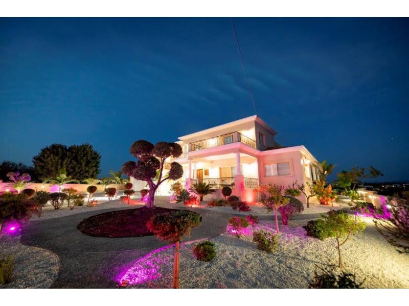 Luxury villa for sale 