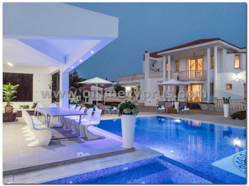 Spectacular 7 bedroom villa for long term rent 