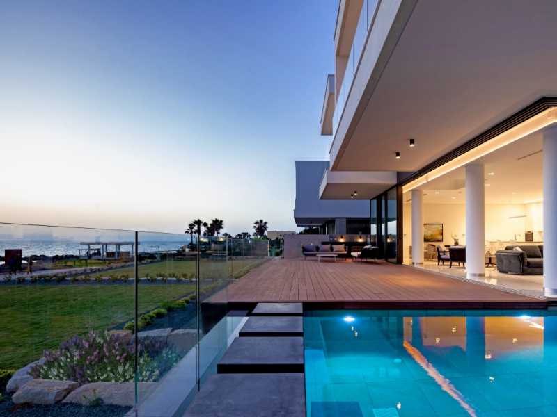 Beach Front villa for long term rent