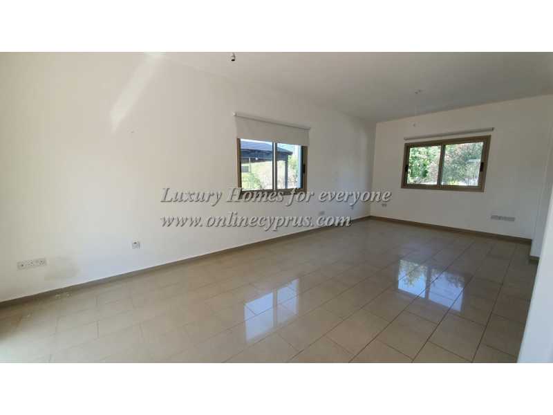3 bed unfurnished house in Konia 