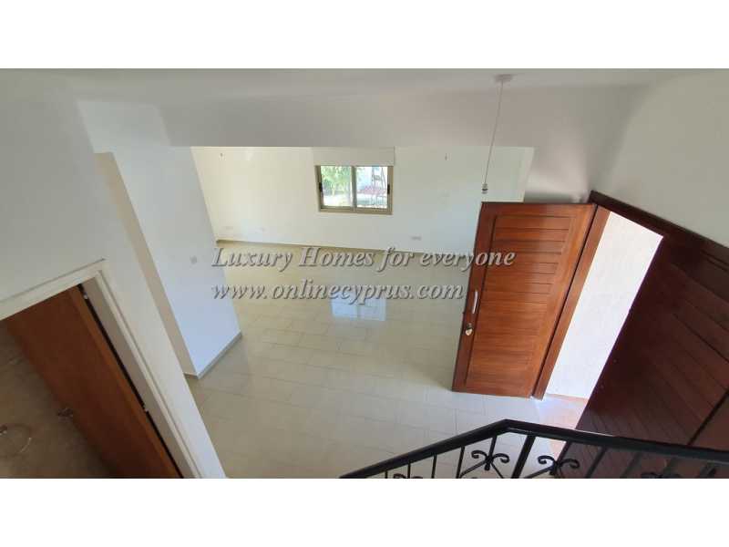 3 bed unfurnished house in Konia 