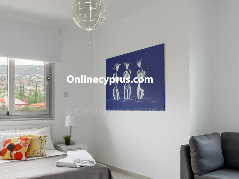 Luxury 7 bed villa in peyia for log term rent