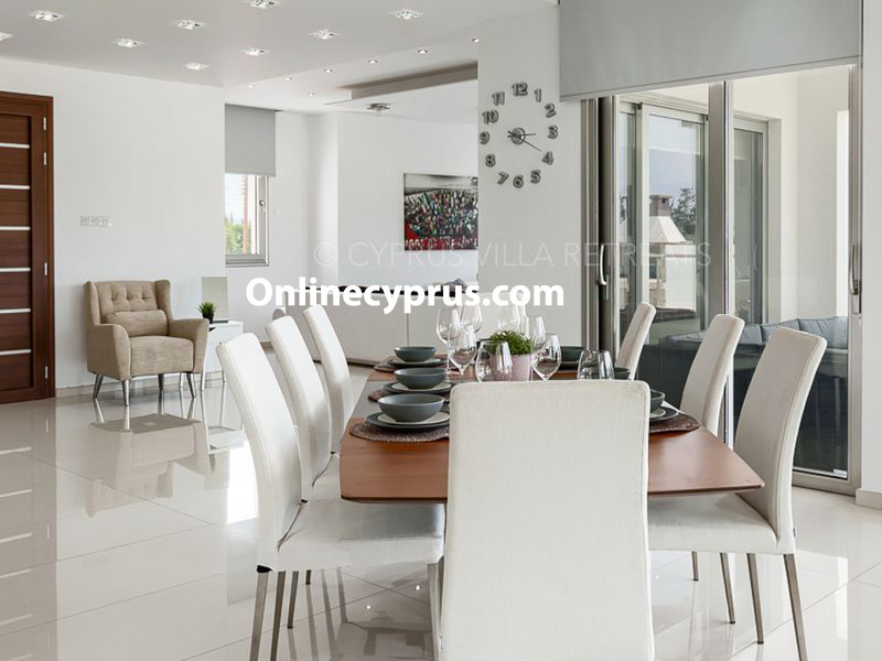 Luxury 7 bed villa in peyia for log term rent