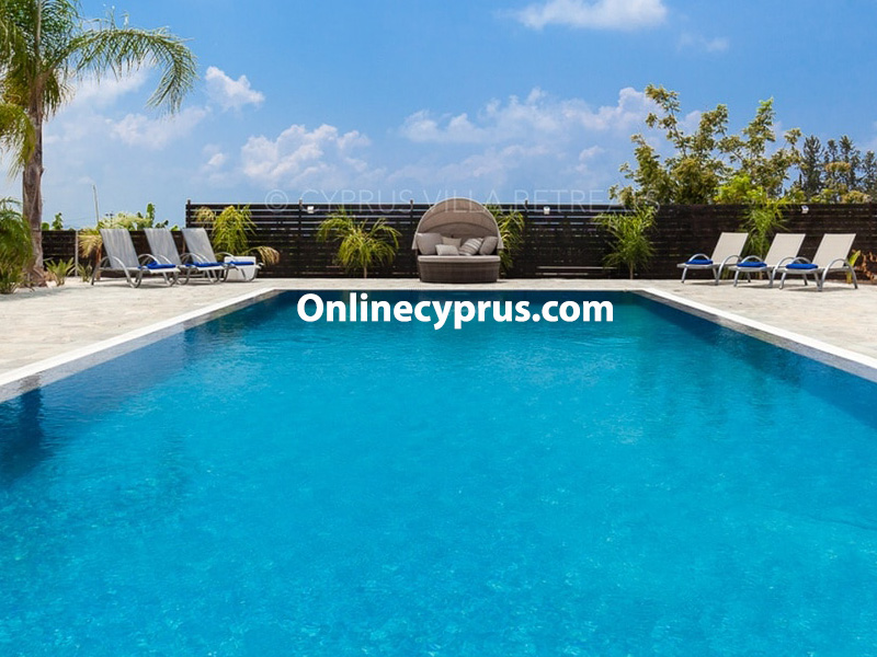 Luxury 7 bed villa in peyia for log term rent