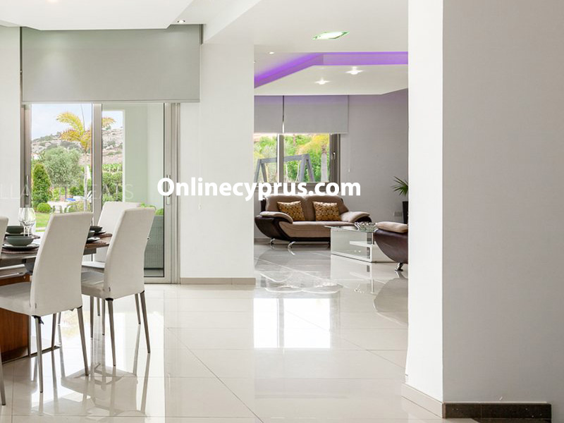 Luxury 7 bed villa in peyia for log term rent