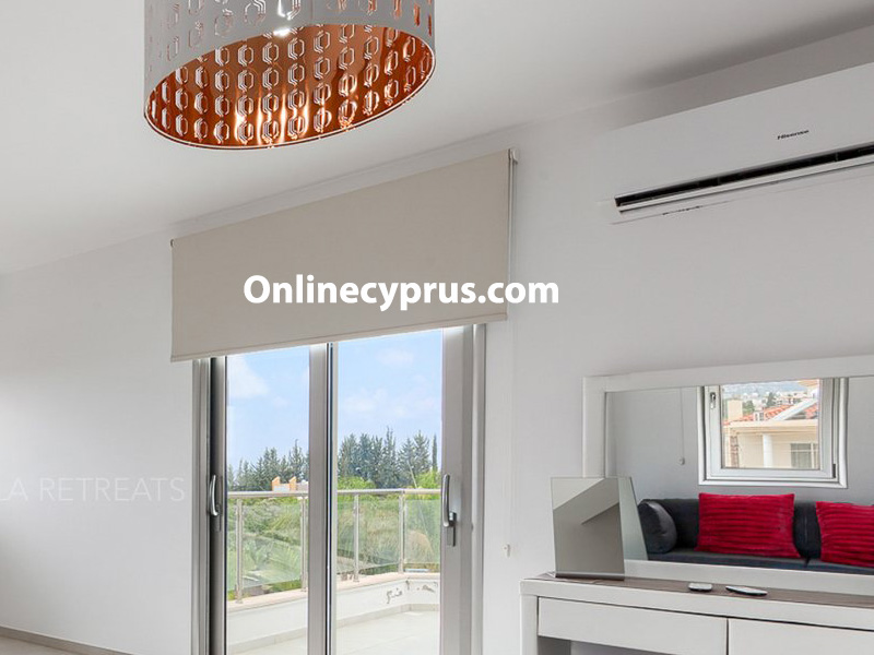 Luxury 7 bed villa in peyia for log term rent