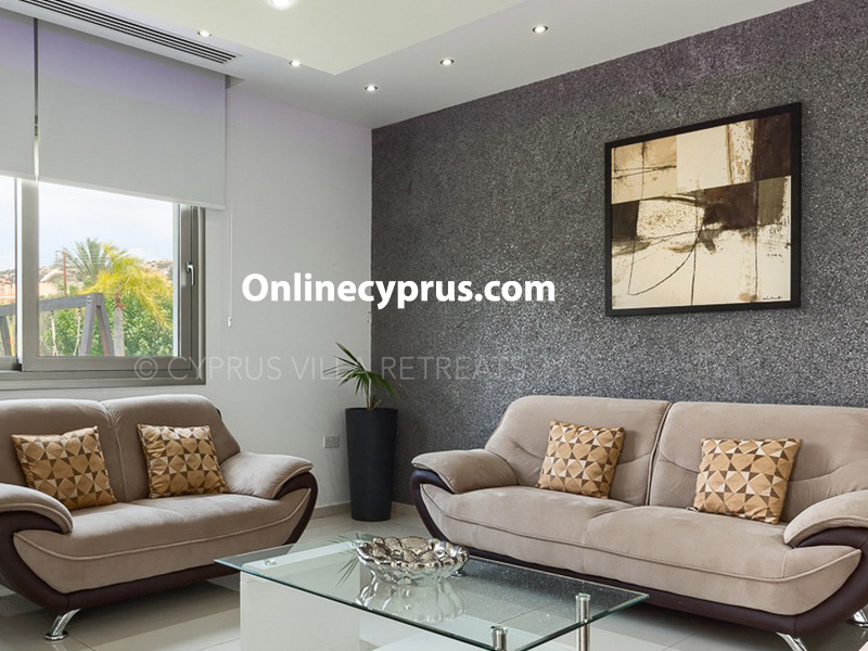 Luxury 7 bed villa in peyia for log term rent
