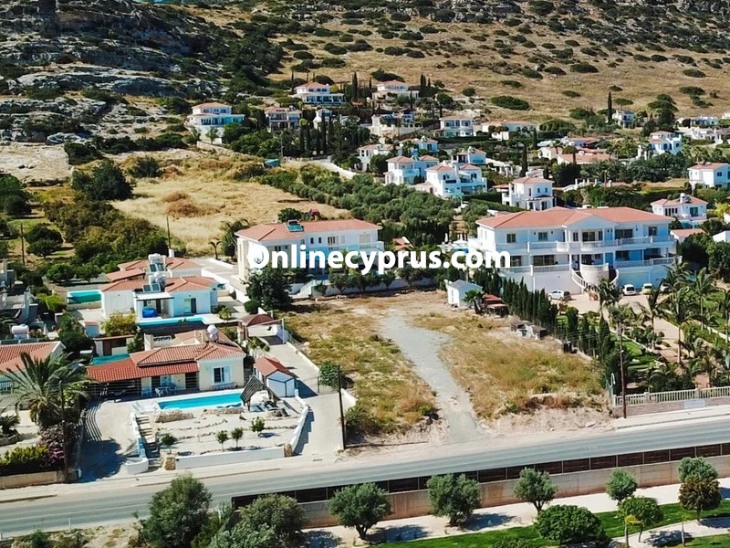 Luxury 7 bed villa in peyia for log term rent