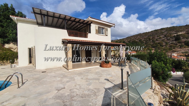 3 Bedroom furnished villa in Kamares