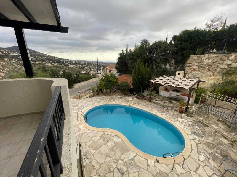 3 Bedroom furnished villa in Kamares