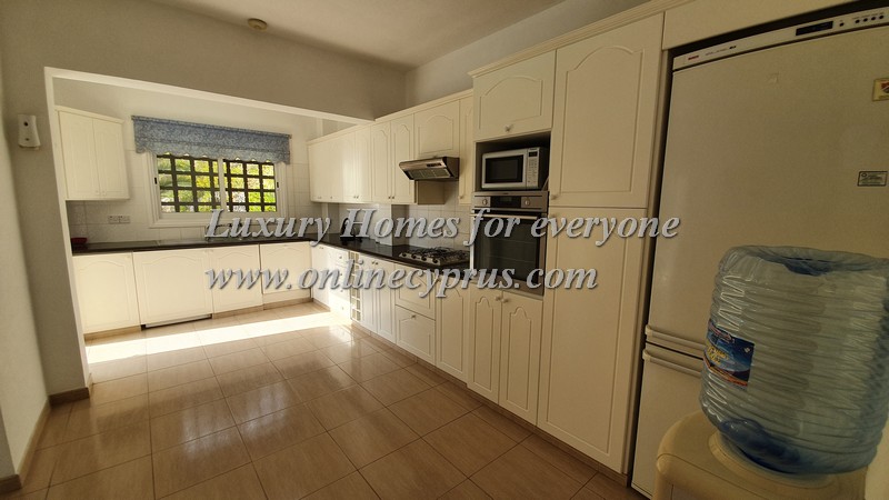 3 Bedroom furnished villa in Kamares