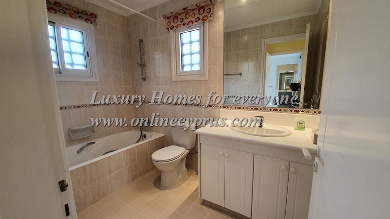 3 Bedroom furnished villa in Kamares