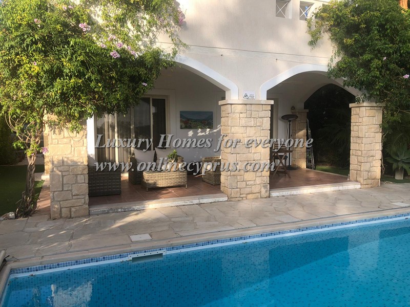 Lovely villa in Mandria for Long term rent