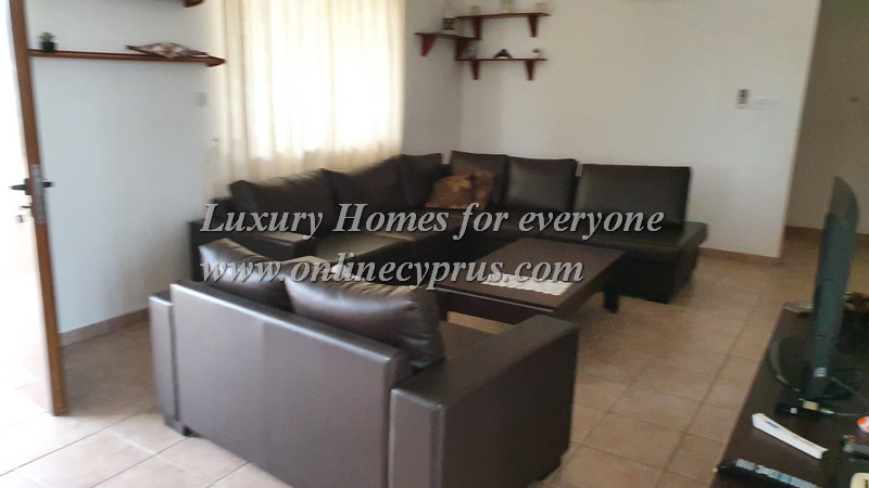 Furnished 3 bed bungalow in Sea caves 