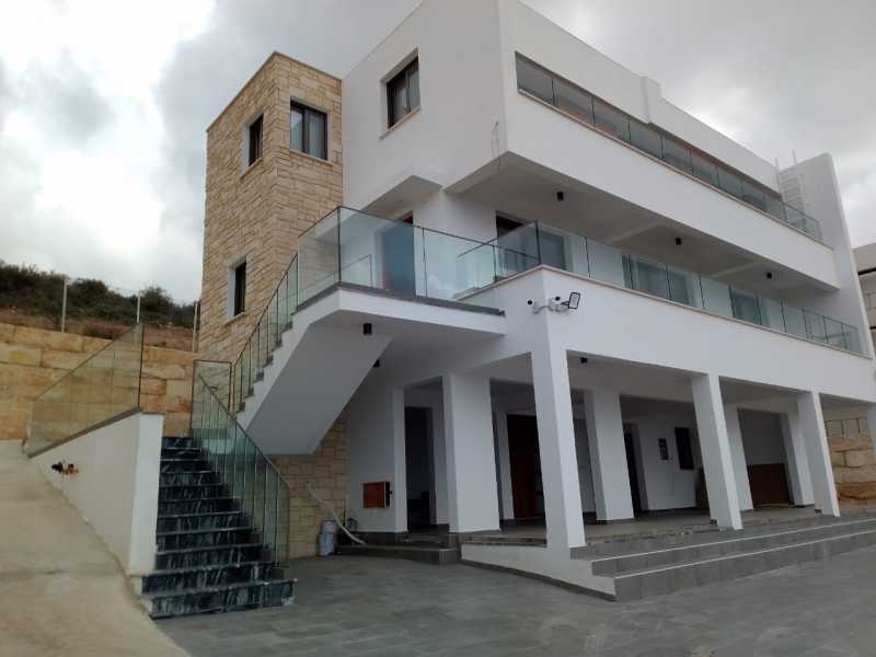 Brand new villa in Peyia 
