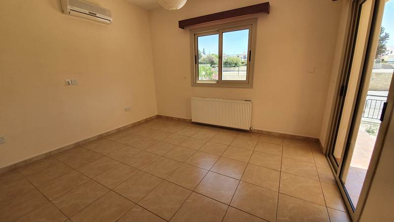 Unfurnished 4 bed villa 