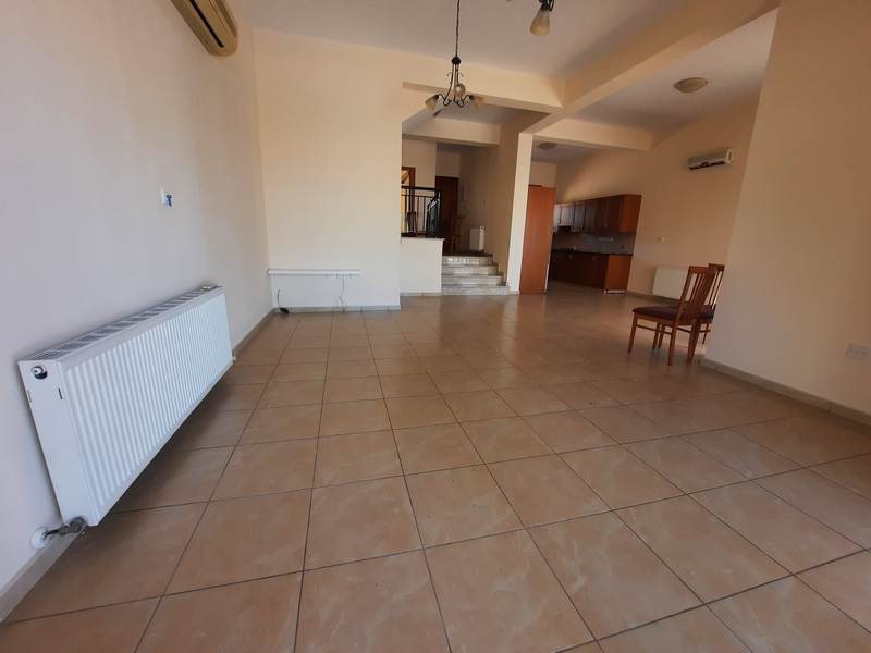 Unfurnished 4 bed villa 