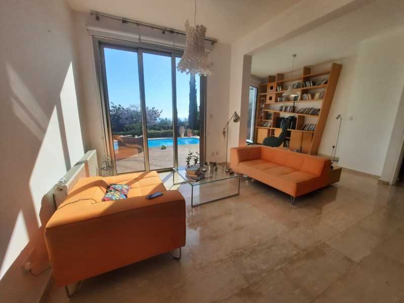 Spacious villa for long term rent in Lower Tala