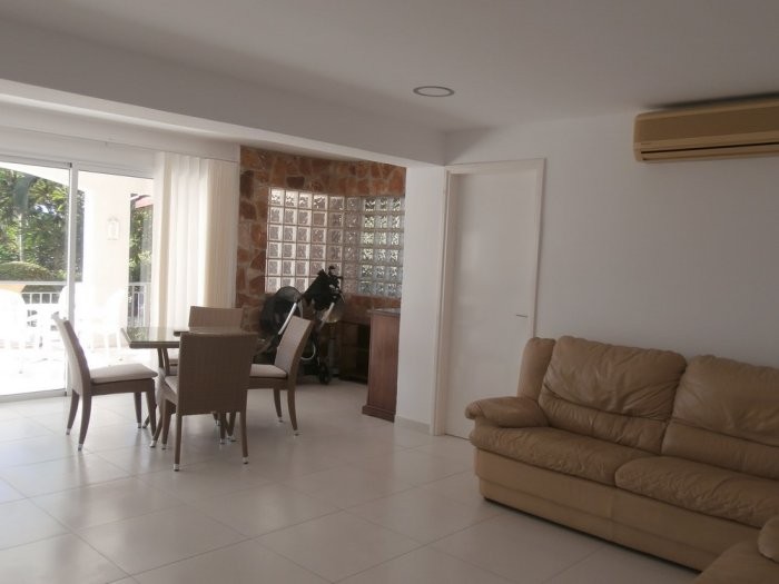 Furnished villa in Coral bay 