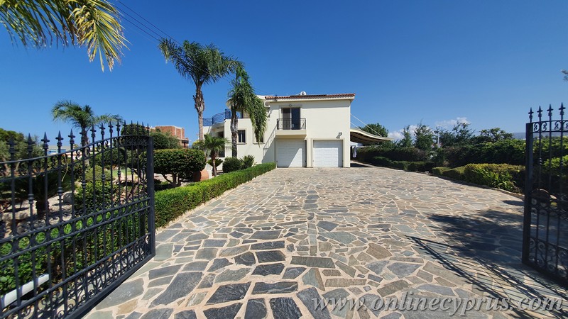 Villa for long term in Chloraka 