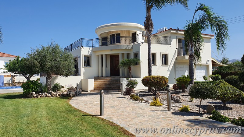 Villa for long term in Chloraka 