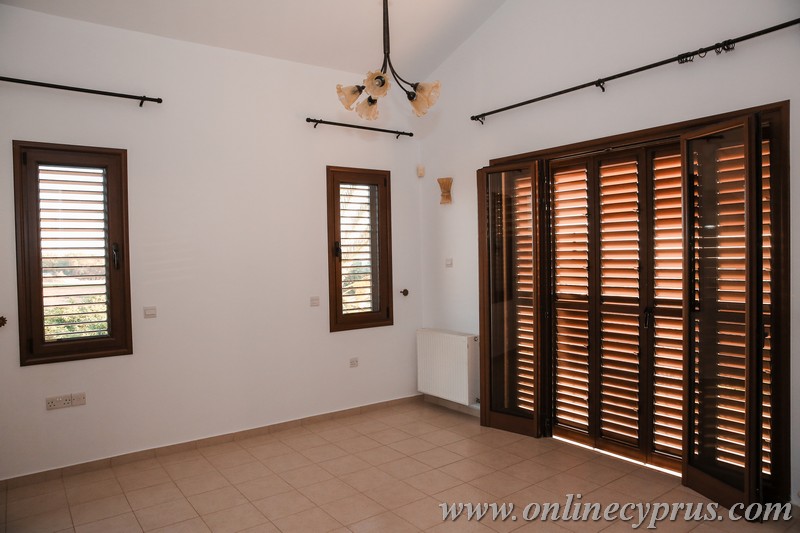 Spacious 4 bedroom villa for long term rent