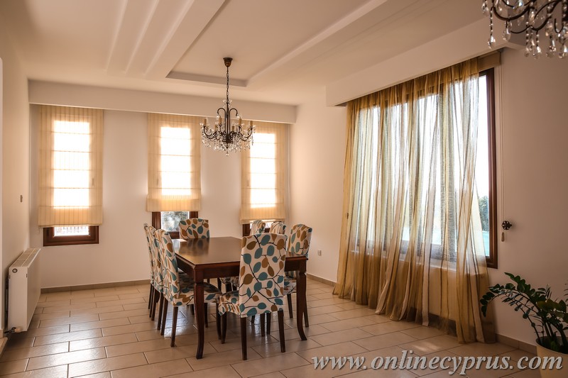 Spacious 4 bedroom villa for long term rent