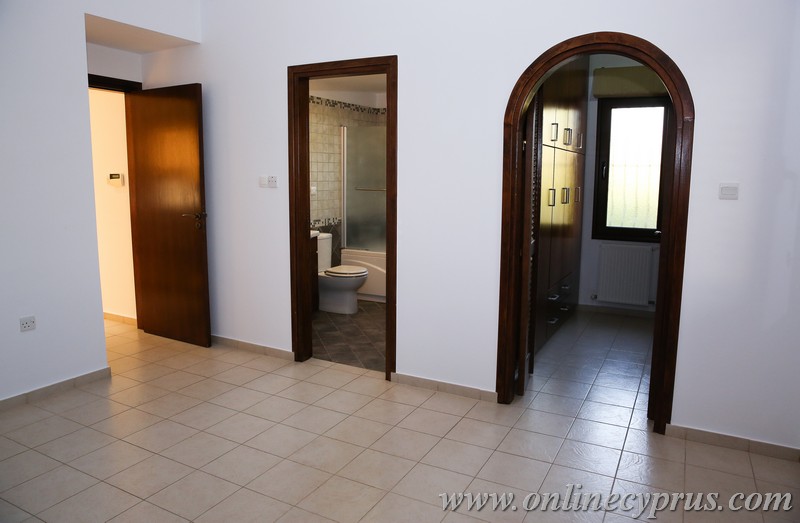 Spacious 4 bedroom villa for long term rent