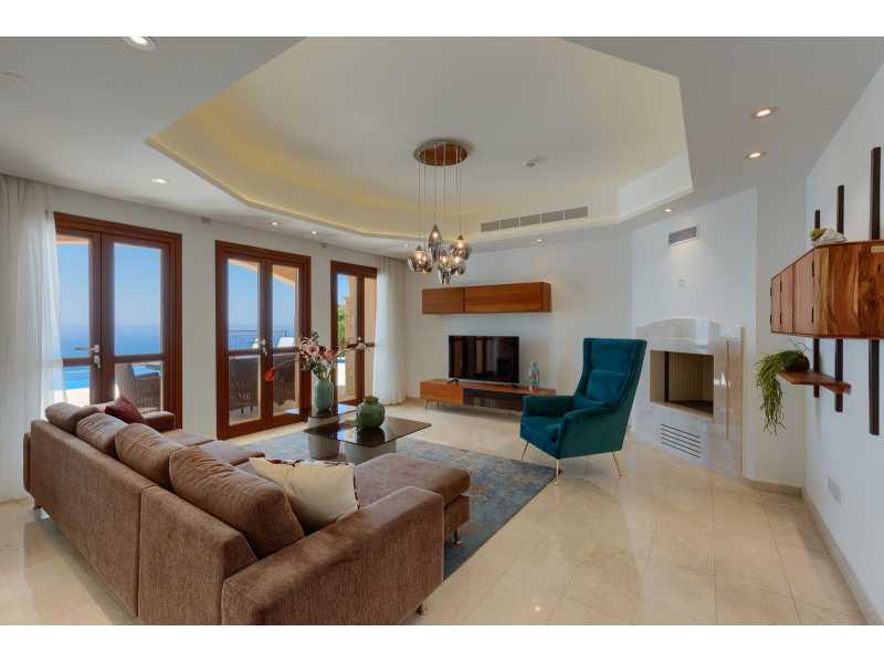 Luxury villa for long term rent