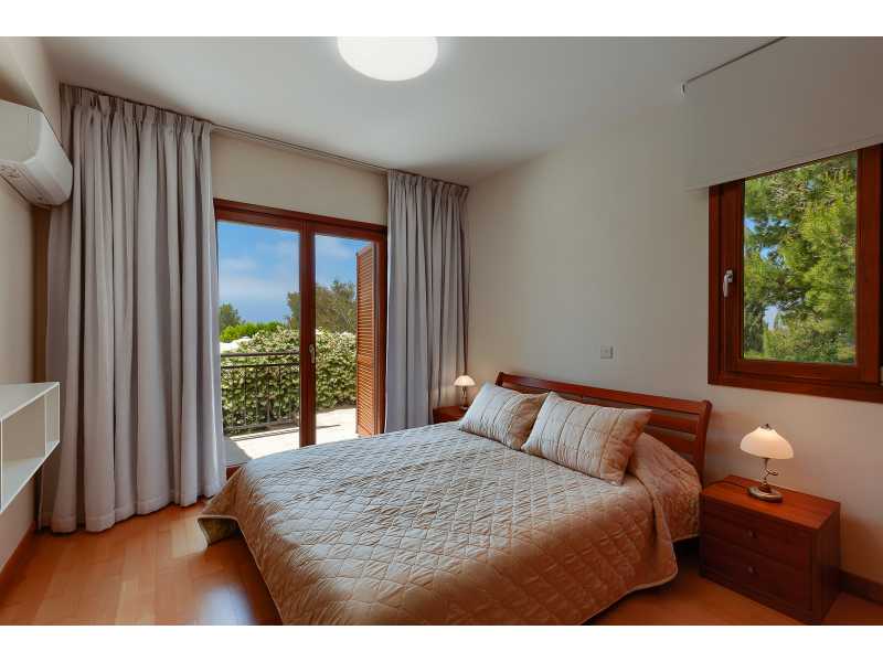 Luxury 5 bedroom villa in Aphrodite Hills 