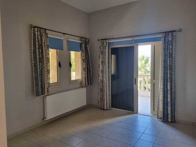 Three bedroom villa in Sait George 