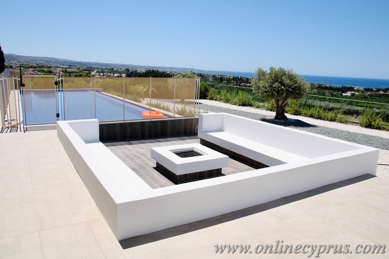 Luxury modern villa for long term rent 