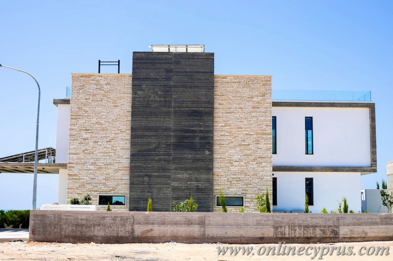 Luxury modern villa for long term rent 