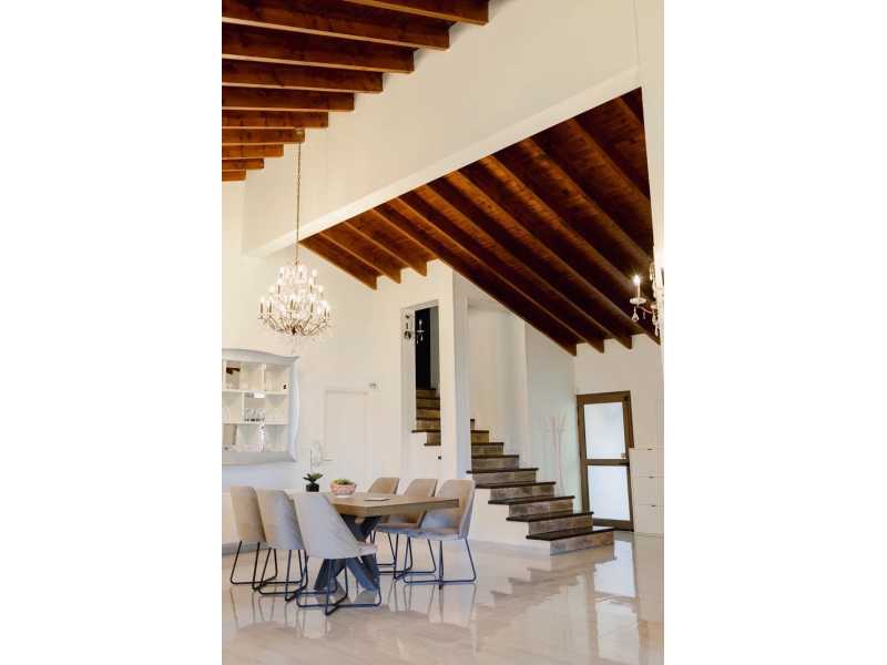 Luxury villa for long term rent