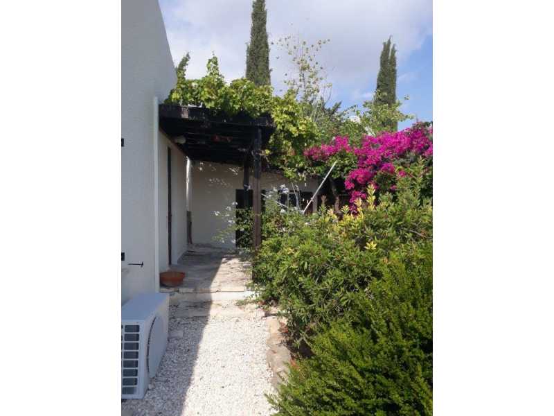 Furnished 2 bedroom bungalow