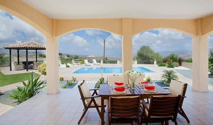 Spacious Luxury villa for long term rent