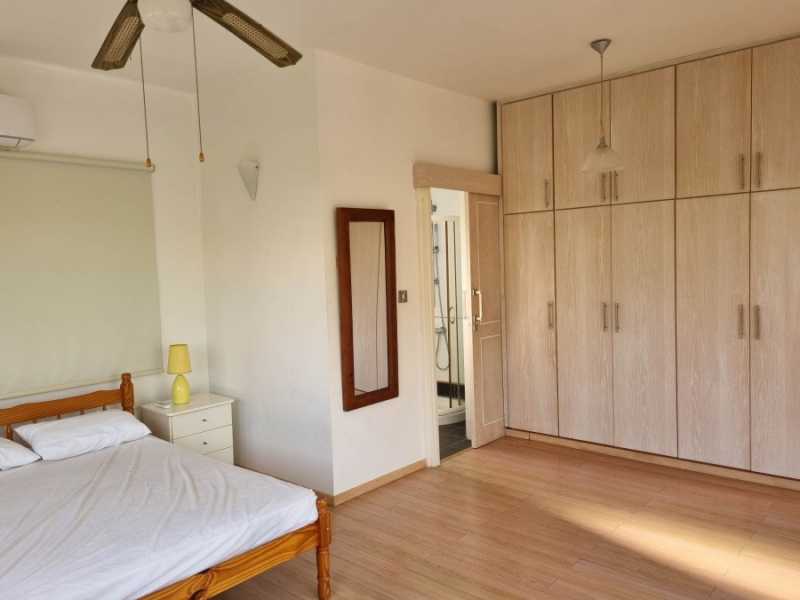 4 bed furnished villa in Coral bay 