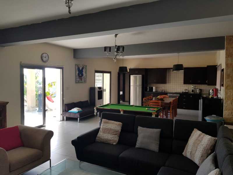 Four bedroom bungalow in Episkopi