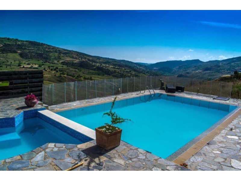 Four bedroom bungalow in Episkopi