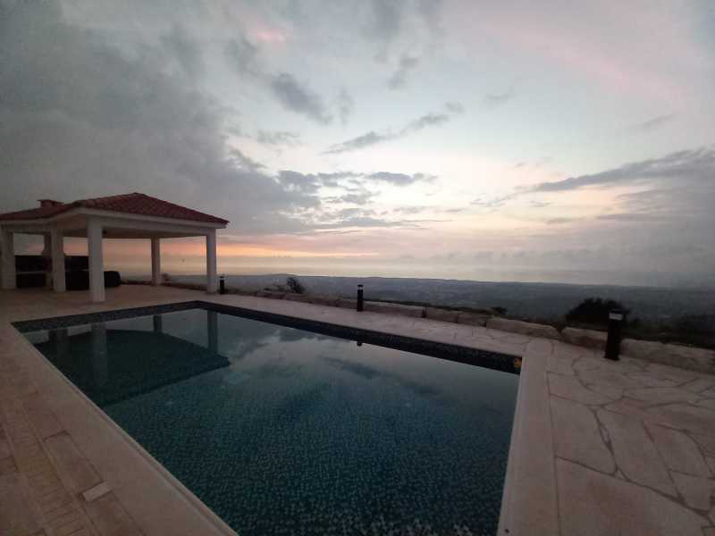 Bungalow for long term with amazing view