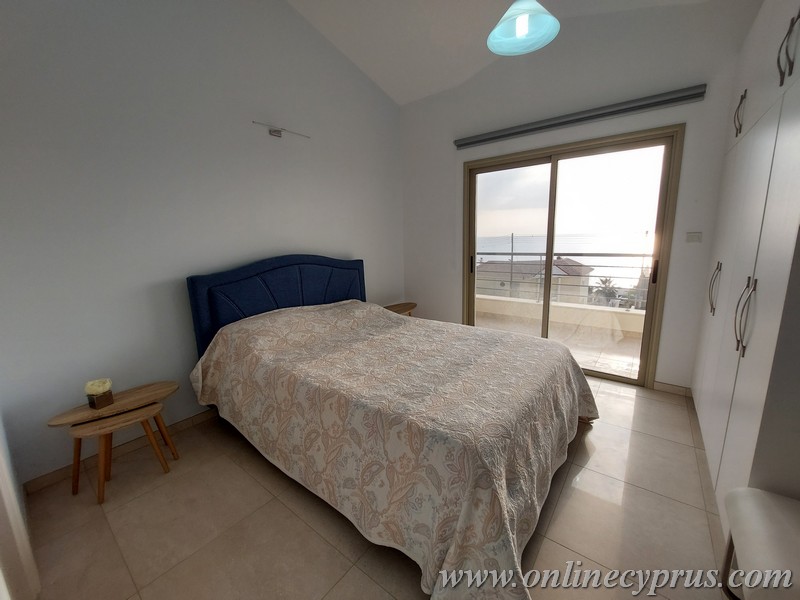 5 bedrooms villa in Sea caves with sea view