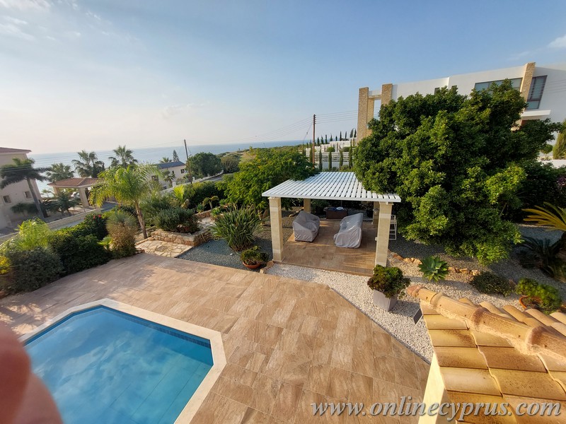 5 bedrooms villa in Sea caves with sea view