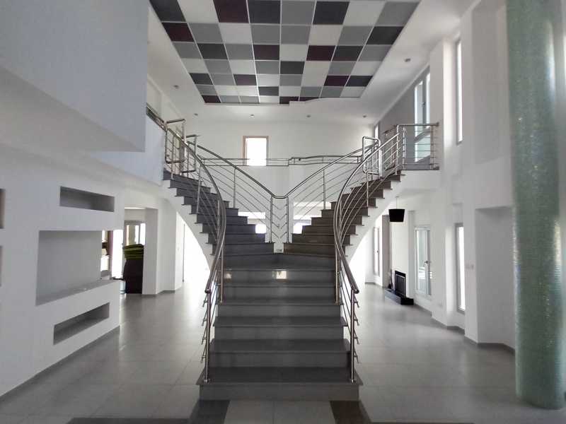 Modern villa close to Coral bay 