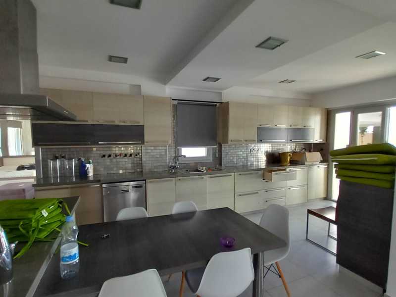 Modern villa close to Coral bay 