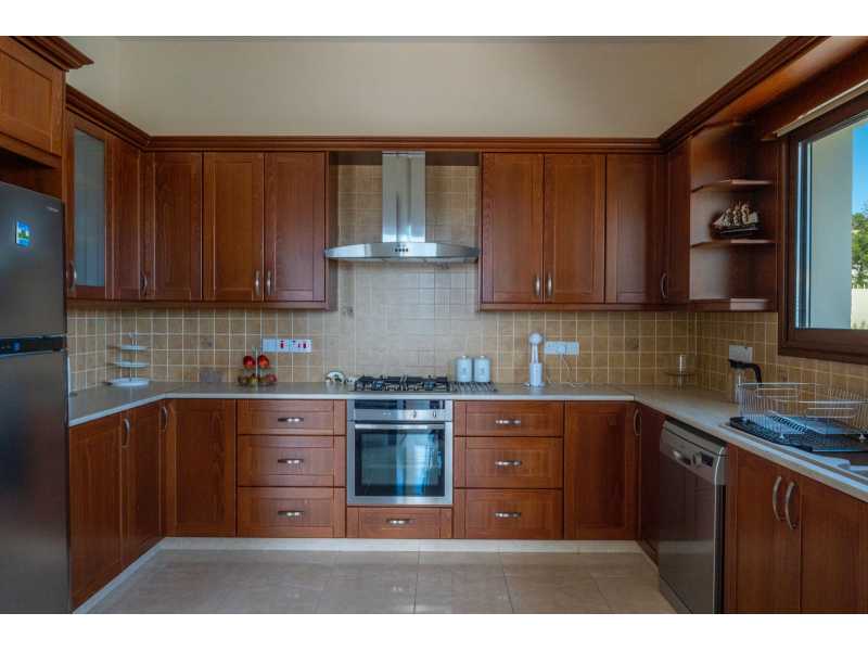 Bungalow for long term rent in Theletra