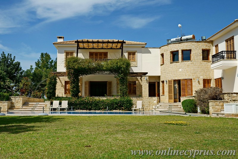 Luxury villa for rent