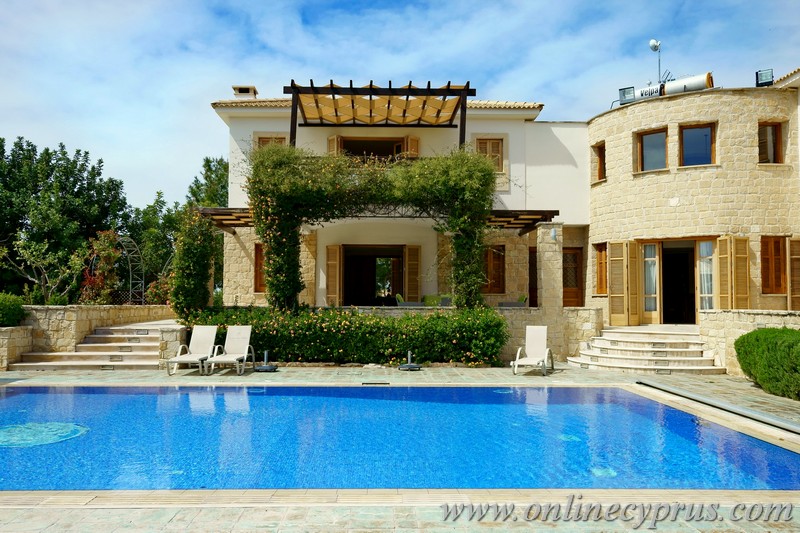 Luxury villa for rent