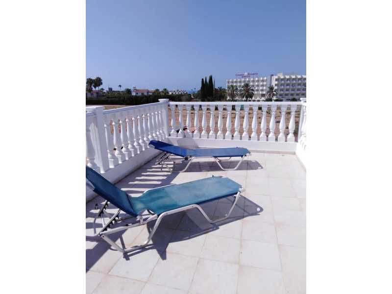villa for long term in Coral bay 