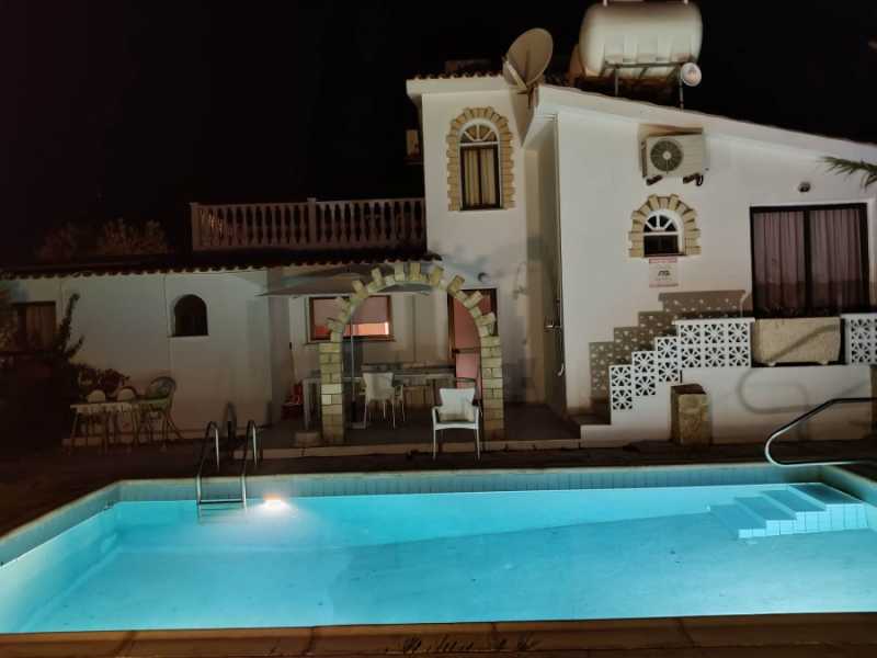 villa for long term in Coral bay 