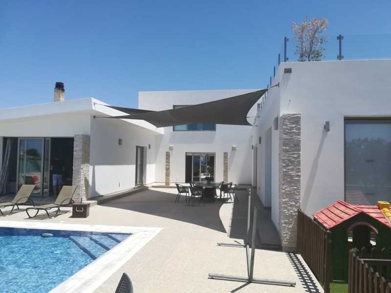 Modern villa for long term in Peyia 